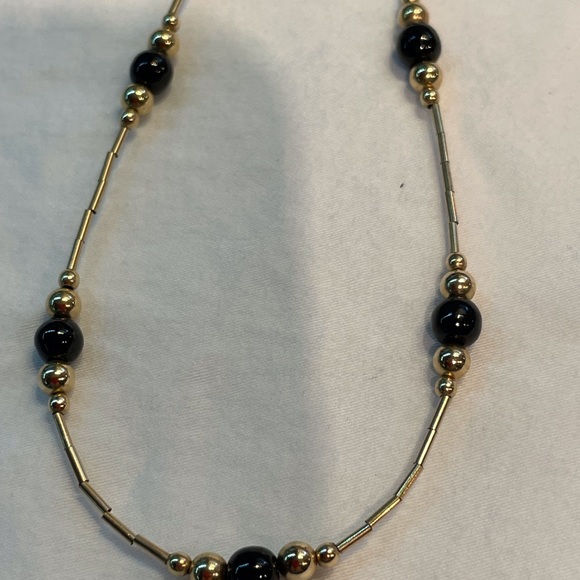 Assorted necklaces - Picture 4 of 10